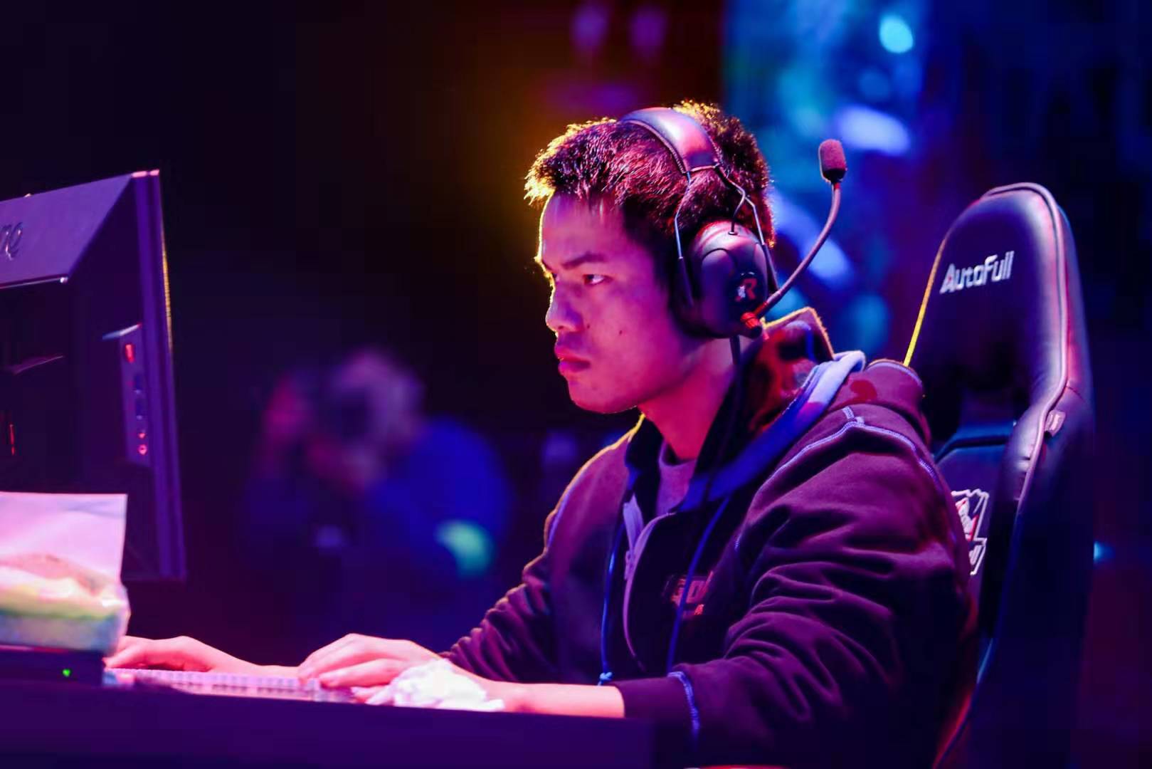 市场活跃的 市场活跃的